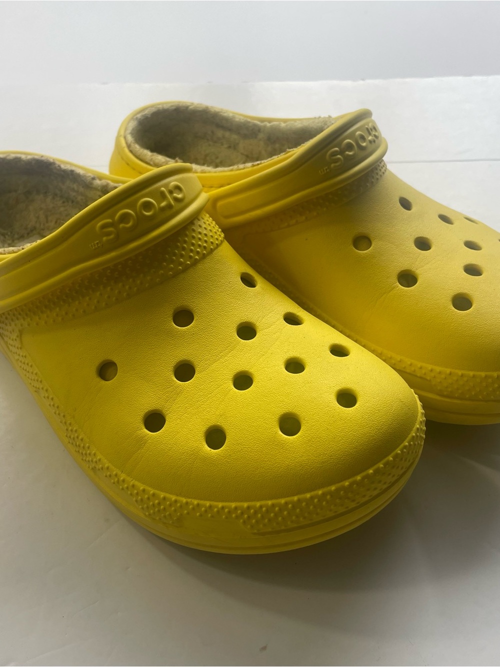 Women’s 10 Crocs Classic Lined Clog Lemon Yellow Sherpa Fleece